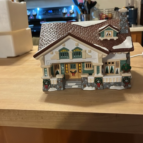 Department 56.54372 Snow Village Craftsman Cottage ￼ - Picture 6 of 10